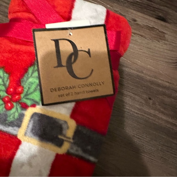 Deborah Connolly Set Of 2 Hand Towels Red Santa's Belt & Holly Leaves Berries - Picture 3 of 3